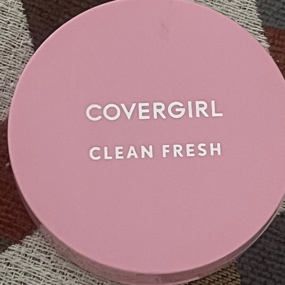 New Covergirl Clean Fresh Fair Powder - Picture 1 of 2